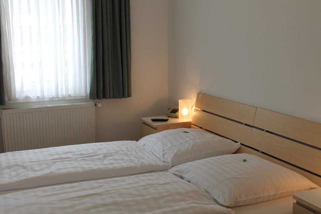 Hotel Weidenhof Дюселдорф Стая снимка