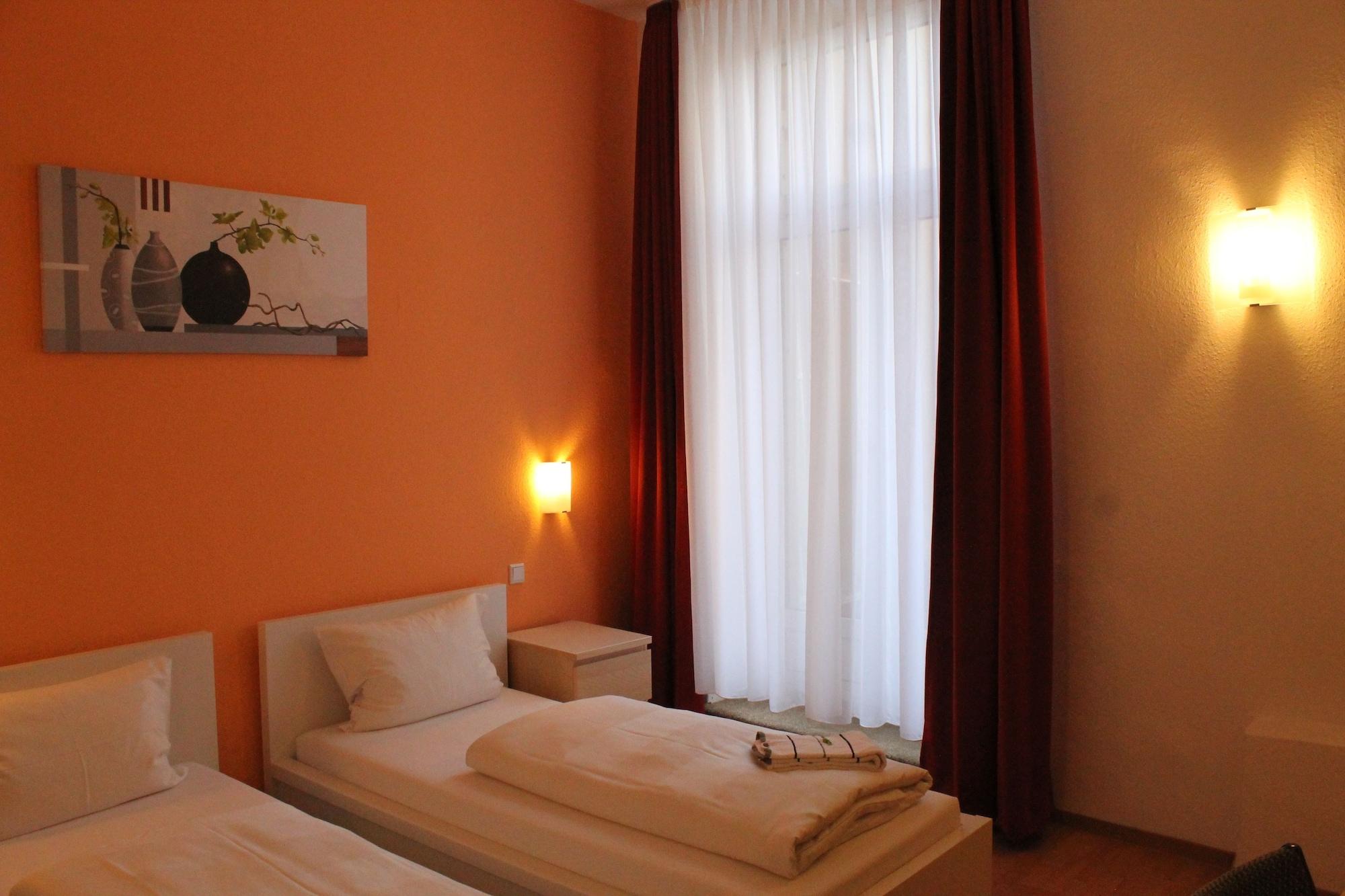 Hotel Weidenhof Дюселдорф Екстериор снимка
