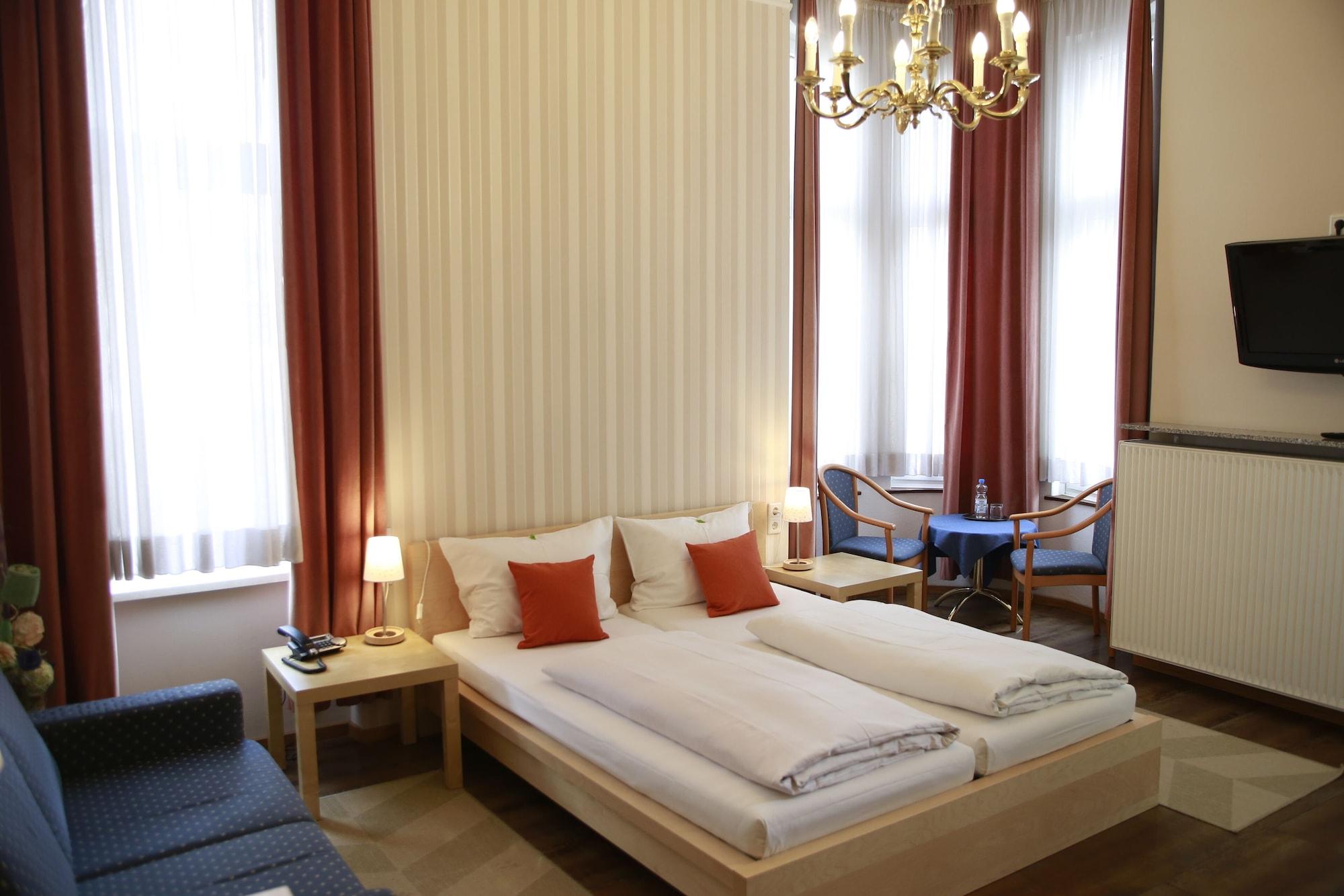 Hotel Weidenhof Дюселдорф Екстериор снимка
