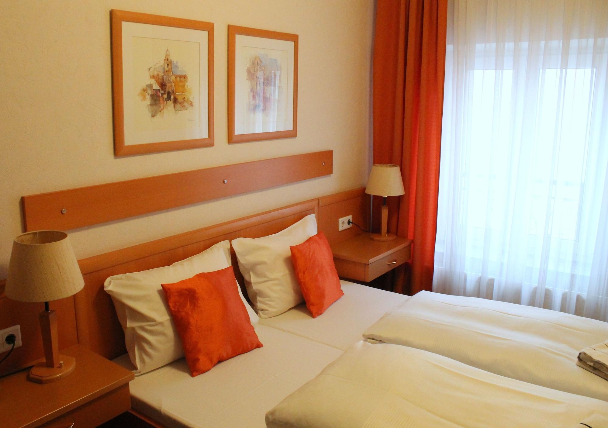 Hotel Weidenhof Дюселдорф Екстериор снимка