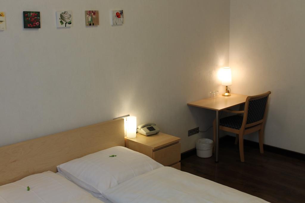 Hotel Weidenhof Дюселдорф Екстериор снимка