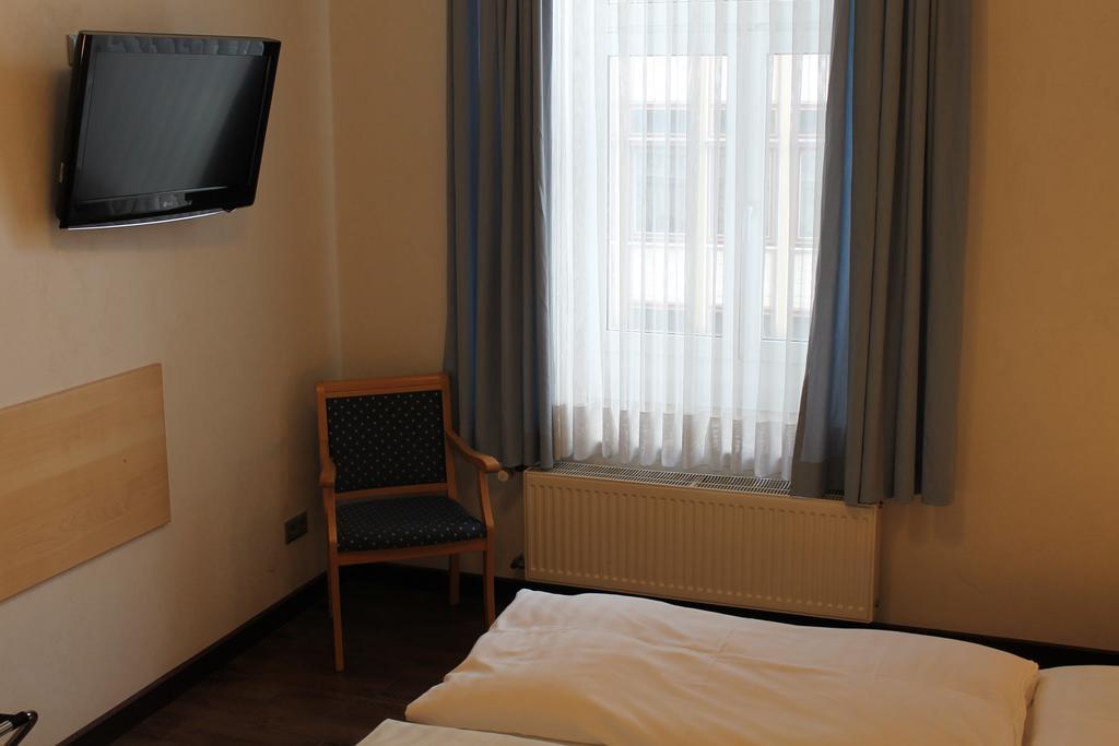 Hotel Weidenhof Дюселдорф Екстериор снимка
