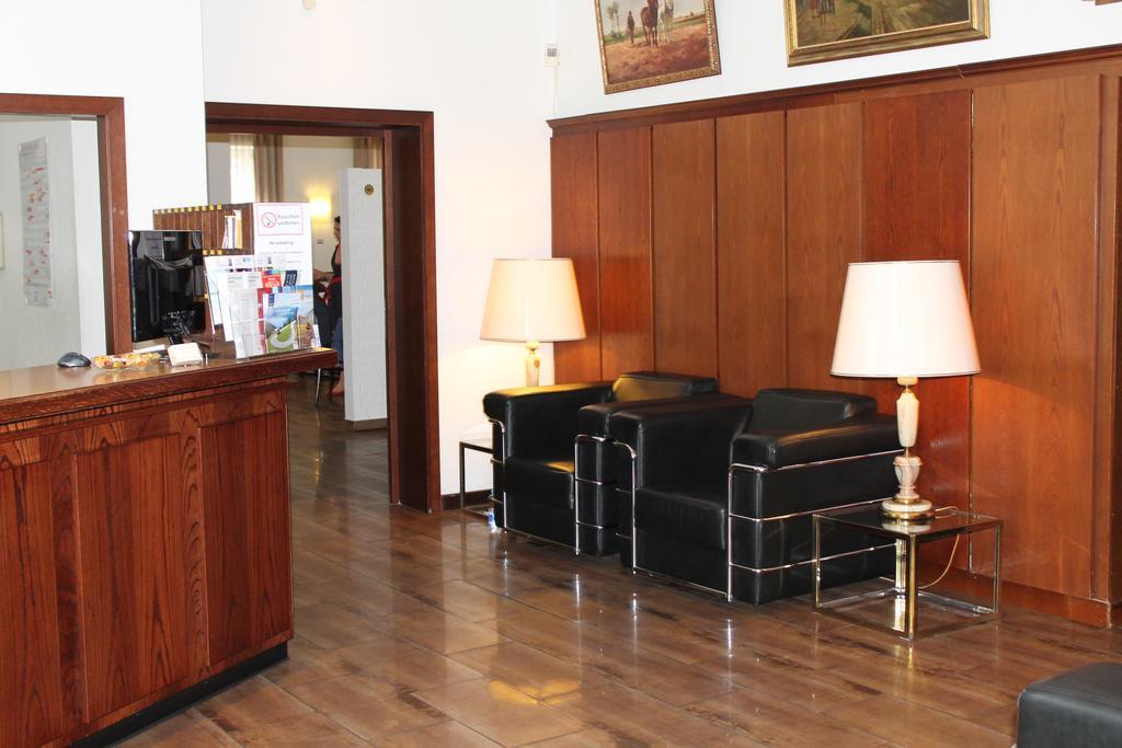 Hotel Weidenhof Дюселдорф Екстериор снимка
