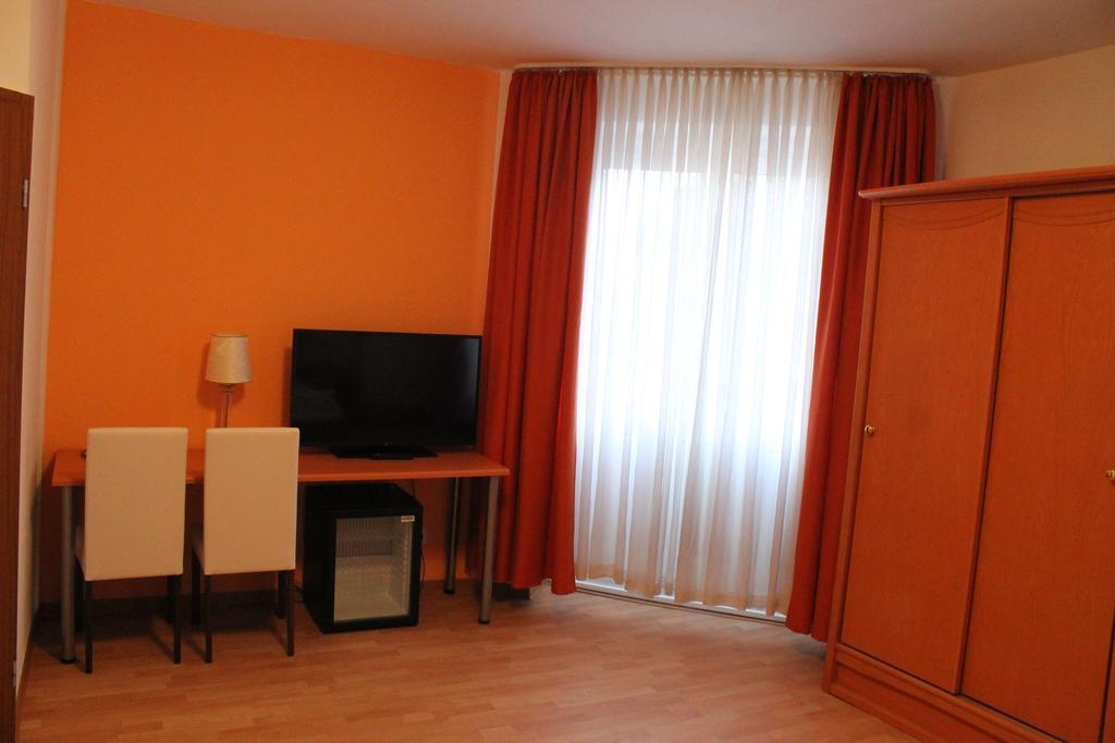 Hotel Weidenhof Дюселдорф Екстериор снимка