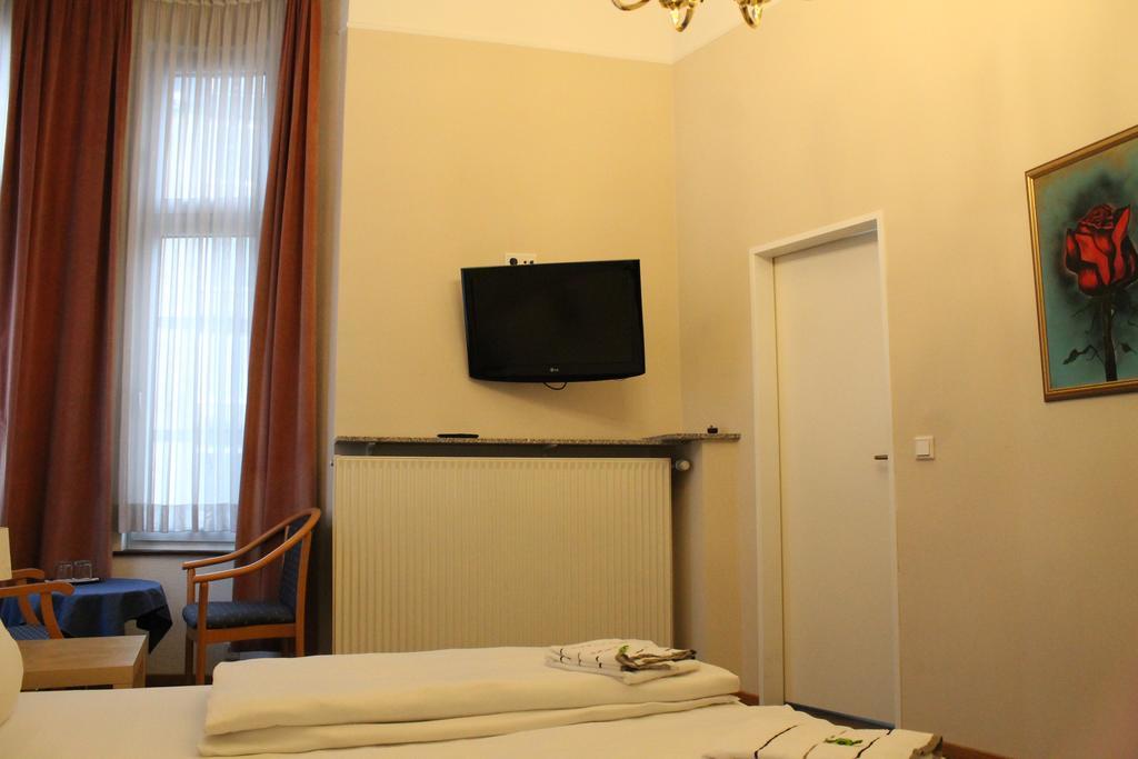 Hotel Weidenhof Дюселдорф Екстериор снимка