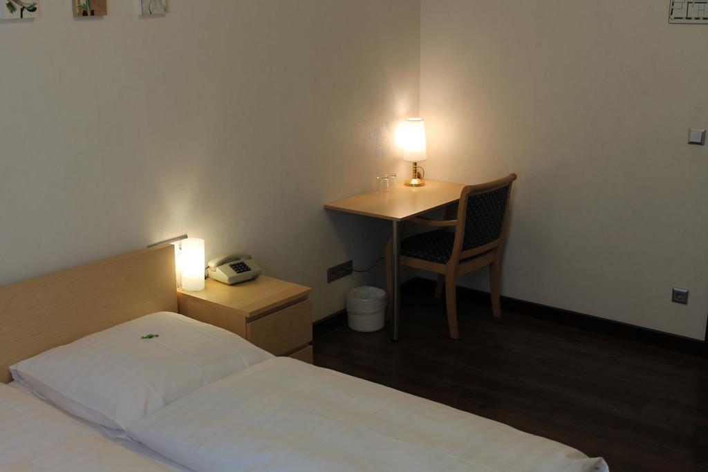 Hotel Weidenhof Дюселдорф Стая снимка