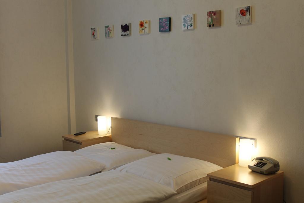 Hotel Weidenhof Дюселдорф Стая снимка