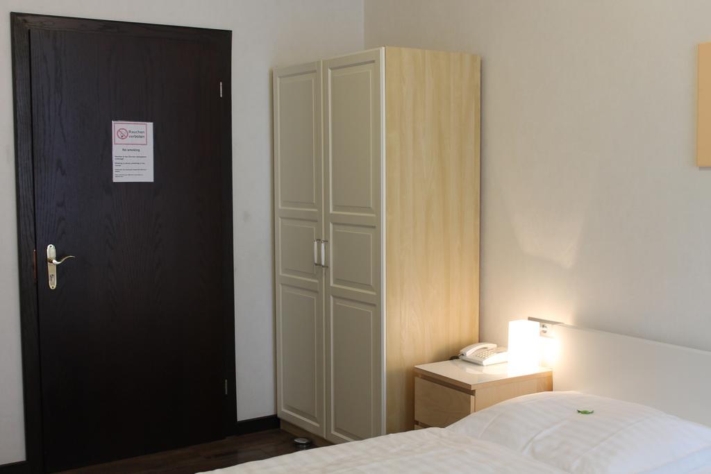 Hotel Weidenhof Дюселдорф Екстериор снимка