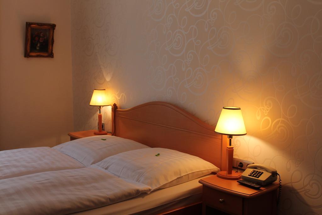 Hotel Weidenhof Дюселдорф Стая снимка