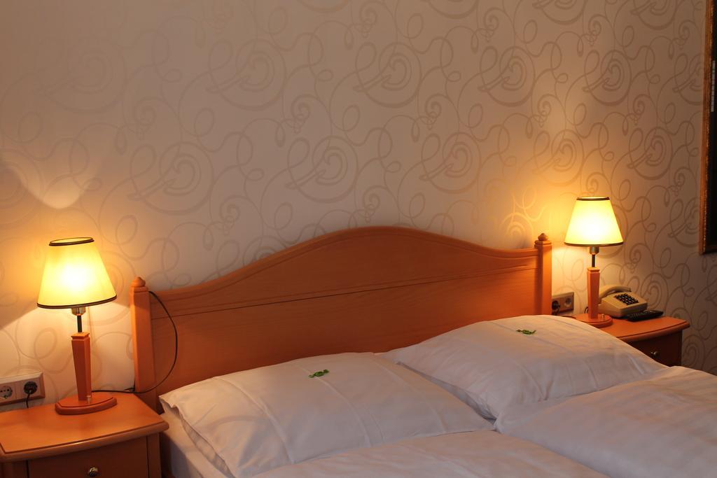 Hotel Weidenhof Дюселдорф Стая снимка
