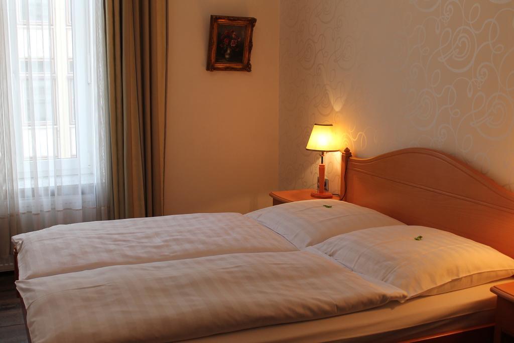 Hotel Weidenhof Дюселдорф Стая снимка